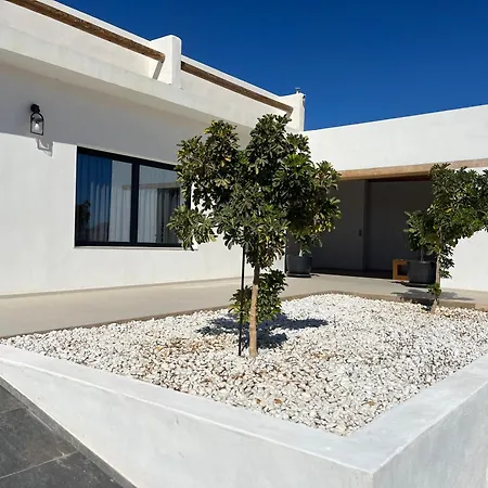 Lezque Villa
